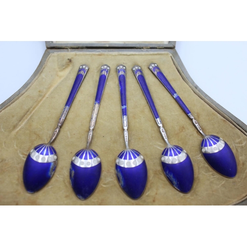 1261 - A cased set of five George V hallmarked Birmingham silver guilloche enamel tea spoons, dated 1919 - ... 