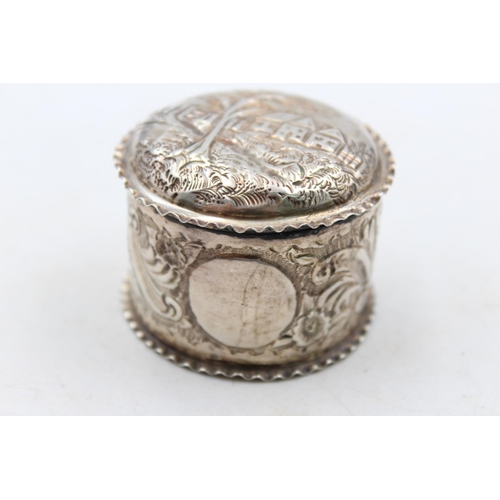 1262 - A Victorian George Nathan & Ridley Hayes hallmarked Birmingham silver pill/trinket box, dated 1891 -... 