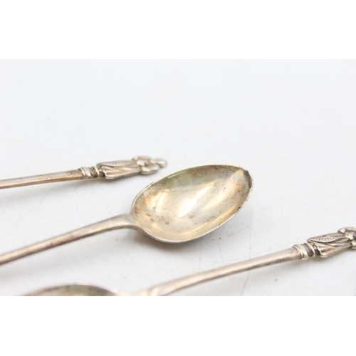 1266 - Five Edwardian W S Savage & Co. hallmarked Sheffield silver Apostle teaspoons, dated 1901 - approx. ... 