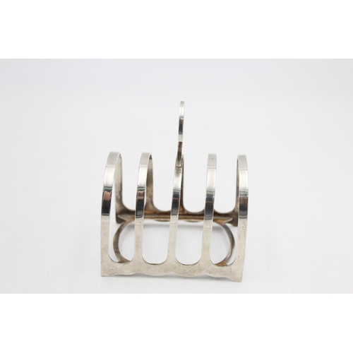 1273 - An Elizabeth II Harrison Brothers & Howson hallmarked Sheffield silver five bar toast rack, dated 19... 