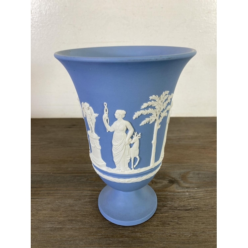 290 - Eleven pieces of Wedgwood Jasperware to include 20cm bowl, trinket boxes, 19cm vase etc.