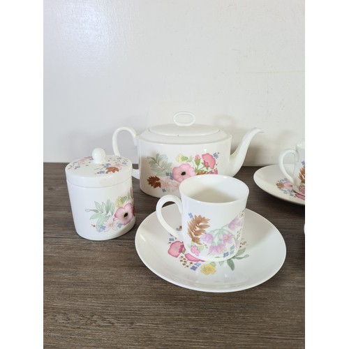 327 - A Wedgwood Meadow Sweet eighteen piece teaset