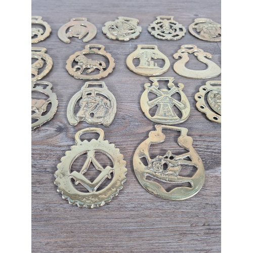 331 - Seventeen vintage horse brasses