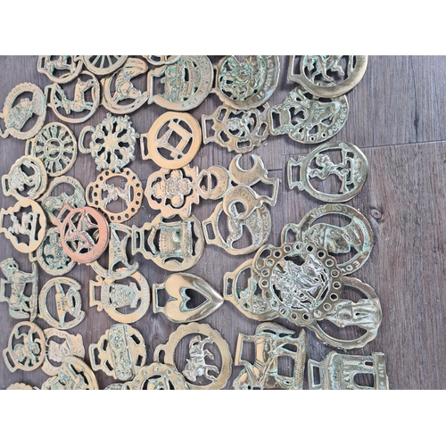 337 - Approx. 98 vintage horse brasses