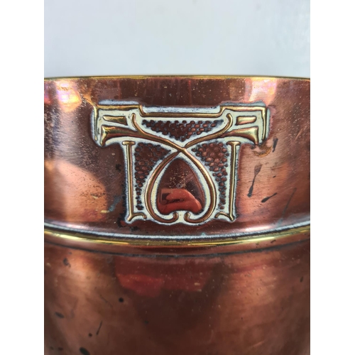 338 - An Arts & Crafts D&M of Birmingham copper planter - approx. 21cm high x 23cm diameter