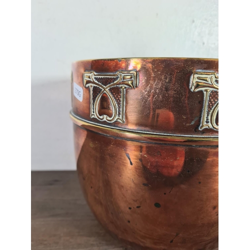 338 - An Arts & Crafts D&M of Birmingham copper planter - approx. 21cm high x 23cm diameter