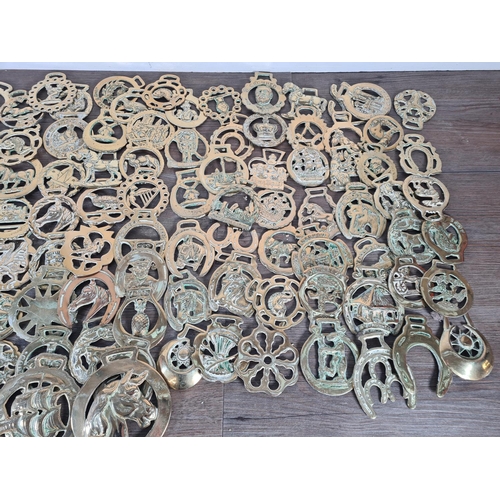 345 - Approx. 135 vintage horse brasses