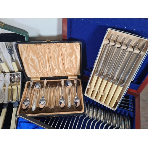 347 - A collection of vintage cutlery to include a boxed set of six C.P. Walker & Co Ltd. EPNS teaspoons, ... 