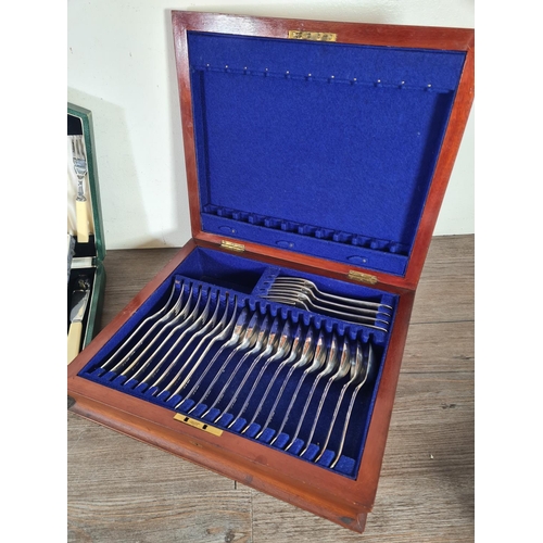 347 - A collection of vintage cutlery to include a boxed set of six C.P. Walker & Co Ltd. EPNS teaspoons, ... 