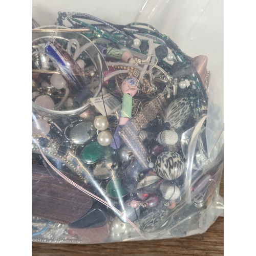 450 - Approx. 4.75kg of costume jewellery