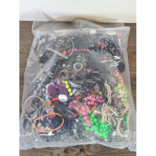 452 - Approx. 4.2kg of costume jewellery