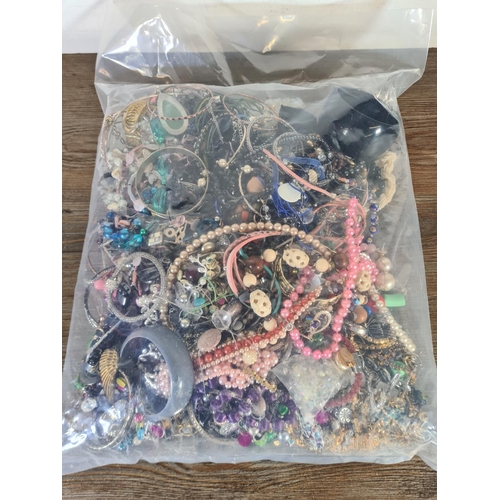 453 - Approx. 4.5kg of costume jewellery