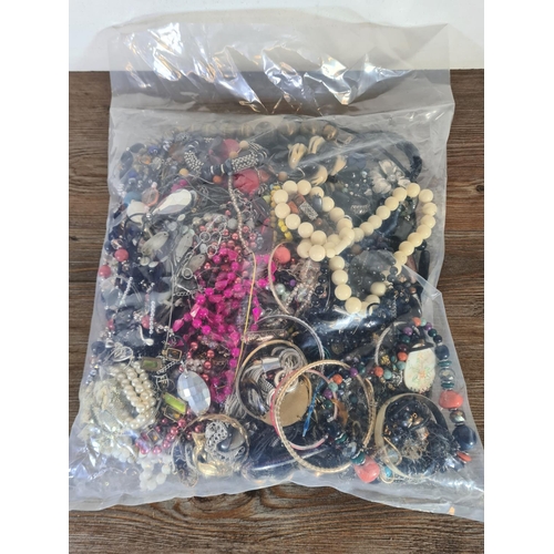 454 - Approx. 4.3kg of costume jewellery