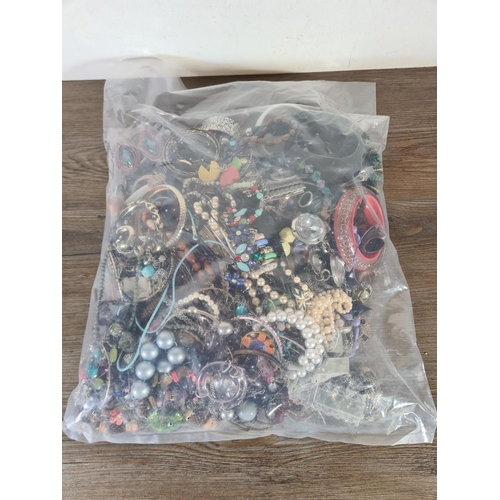 461 - Approx. 3.85kg of costume jewellery