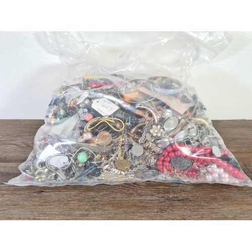 429 - Approx. 10kg of costume jewellery