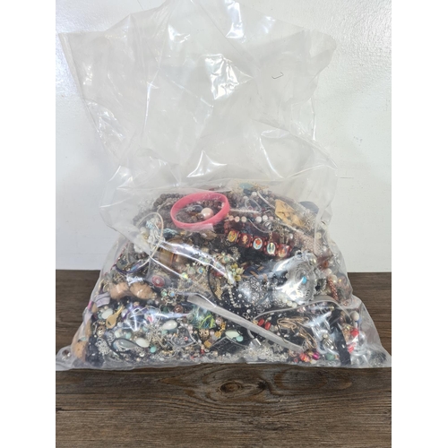 431 - Approx. 10kg of costume jewellery