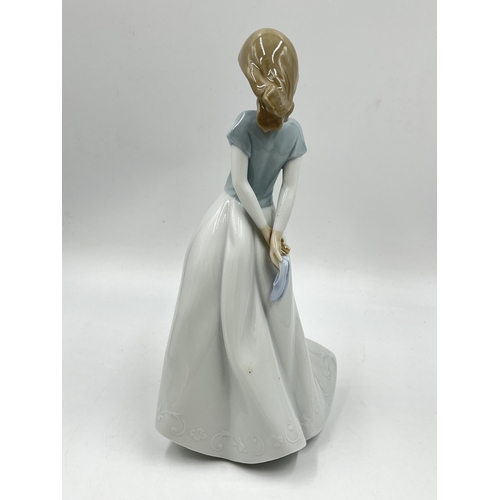 271A - A boxed Nao by Lladro Truly In Love figurine, model no. 1450 - approx. 25cm high