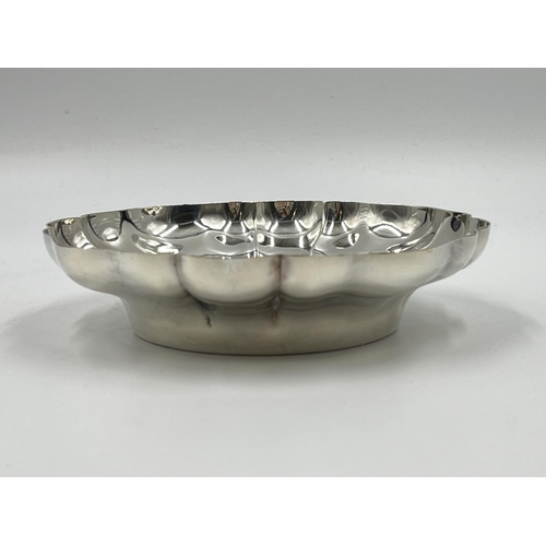 1243 - An Elizabeth II Barker Ellis Silver Co. hallmarked Birmingham silver bowl, dated 1975 - approx. gros... 