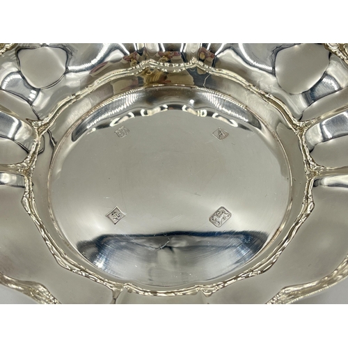 1243 - An Elizabeth II Barker Ellis Silver Co. hallmarked Birmingham silver bowl, dated 1975 - approx. gros... 