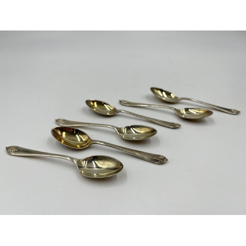 1250 - A cased set of six George V Walker & Hall hallmarked Sheffield tea spoons, dated 1936 - approx. gros... 