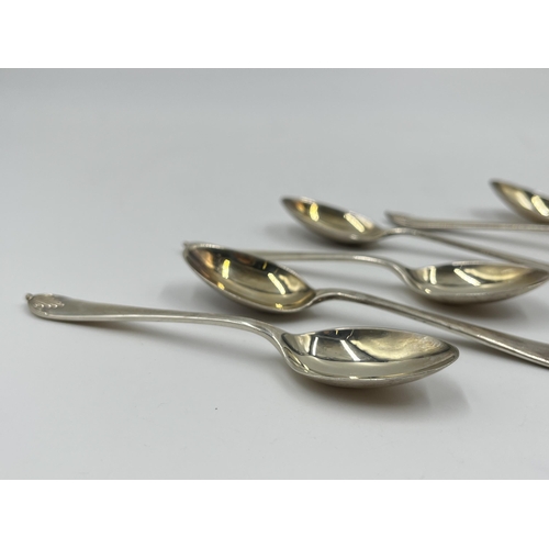 1250 - A cased set of six George V Walker & Hall hallmarked Sheffield tea spoons, dated 1936 - approx. gros... 