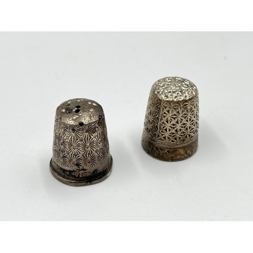 1287 - Two Charles Horner Dorcas silver thimbles - approx. gross weight 10 grams