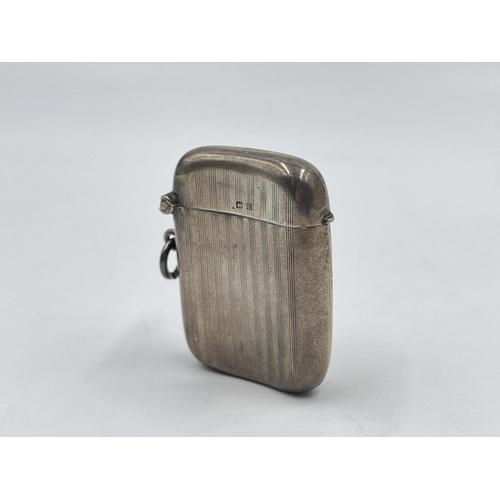 1292 - A George V Joseph Gloster Ltd hallmarked Birmingham silver vesta case, dated 1919 - approx. gross we... 