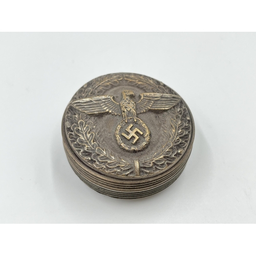 1236A - A WWII German snuff box - approx. 5cm diameter