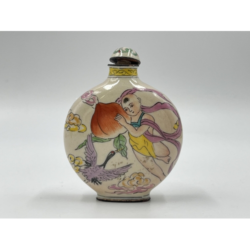 1237A - A Chinese hand painted enamel snuff bottle - approx. 7.5cm high