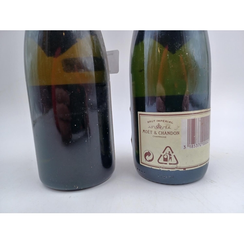 598 - Two half bottles of Moët & Chandon Champagne sparkling wine, one Impérial Brut - bottled at 12% and ... 