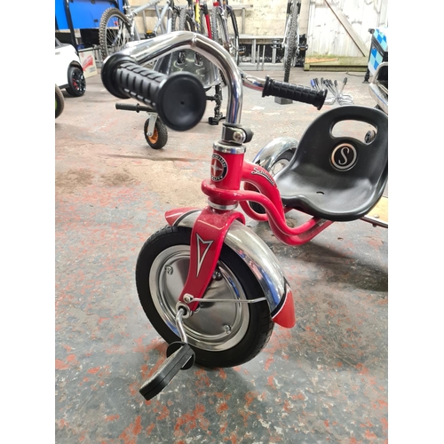 916 - A Schwinn tricycle