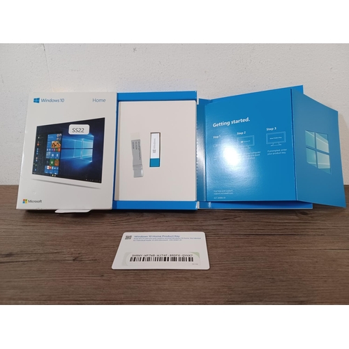 769 - A boxed Microsoft Windows 10 USB device