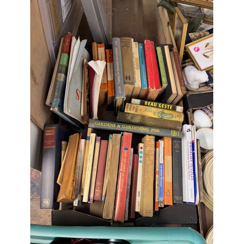 925 - Eight boxes containing ten early 20th century Wedgwood X8593 tea cups, books, quartz wall clock, Son... 