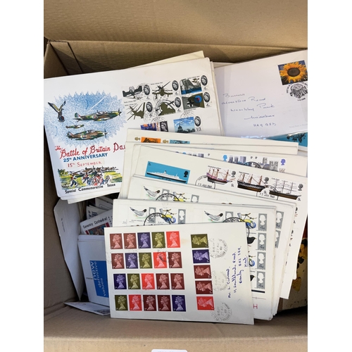 939 - A box containing a large quantity of worldwide stamps