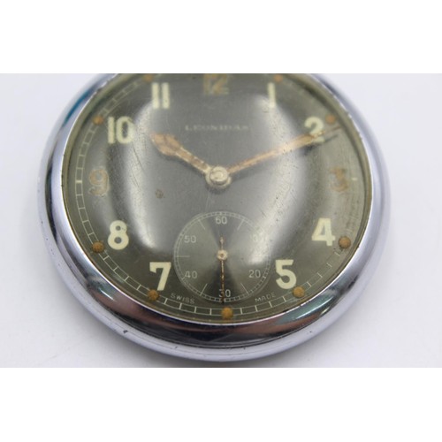 1158 - A WWII military issued Leonidas hand wind pocket watch with engraved case back 'GS/TP Broad Arrow No... 