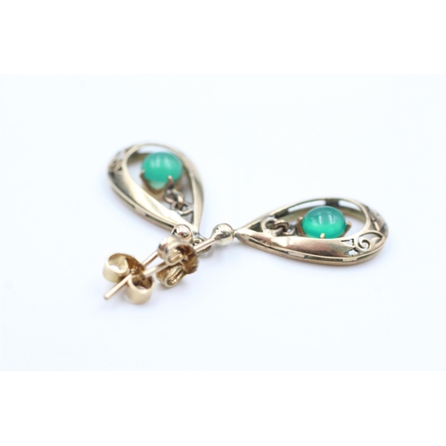 2032 - A pair of 9ct gold chrysoprase drop earrings - approx. gross weight 3.6 grams