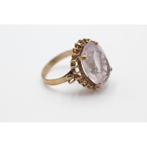 2048 - A 9ct gold amethyst cocktail ring, size N - approx. gross weight 4.8 grams