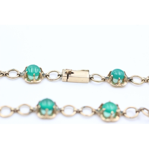 2060 - A 9ct gold chrysoprase panel bracelet - approx. gross weight 7.9 grams