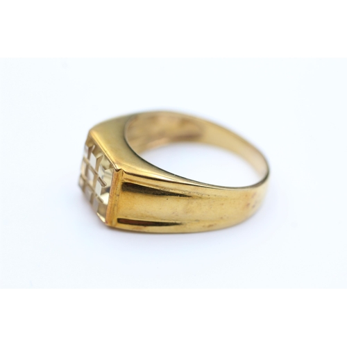 2061 - A 9ct gold stone set signet ring, size X - approx. gross weight 6.38 grams