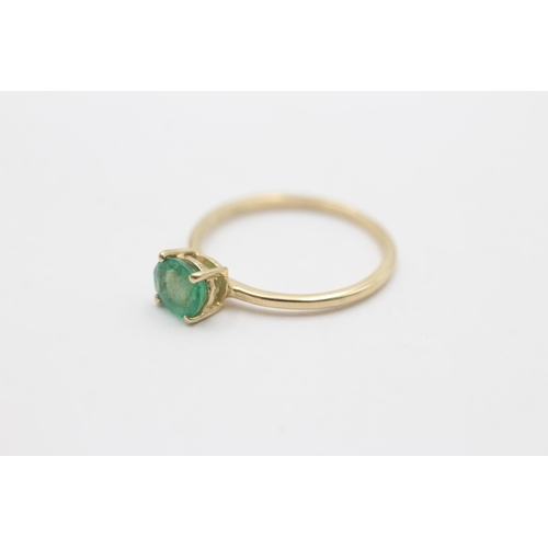 2088 - A 9ct gold emerald solitaire dress ring, size L½ - approx. gross weight 1.1 grams