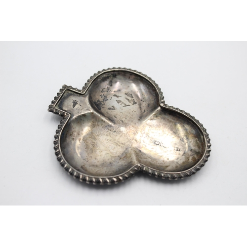 2283 - A Victorian hallmarked Birmingham silver novelty club ashtray, dated 1892 - approx. gross weight 44 ... 