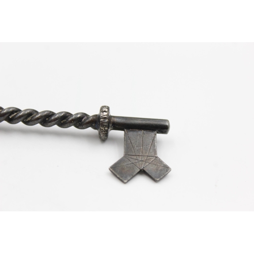 2305 - A Victorian George Kenning hallmarked London silver masonic key, dated 1886 - approx. gross weight 3... 