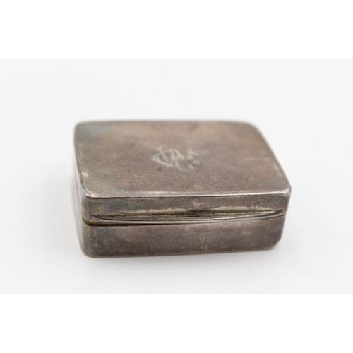 2309 - A Smith & Bartlam hallmarked Birmingham silver snuff box, dated 1925 - approx. gross weight 34 grams