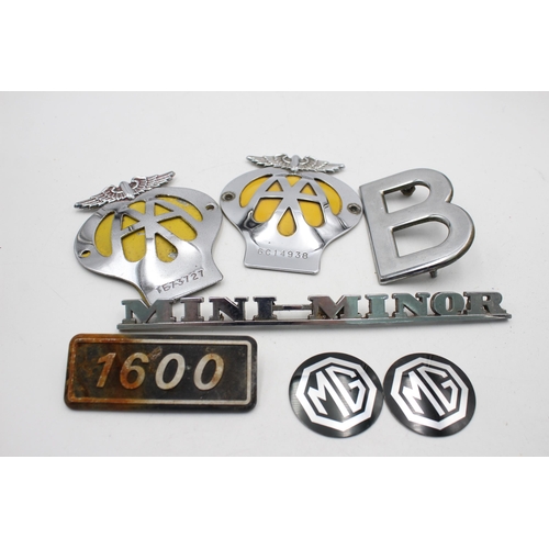 537 - Five vintage car grille badges to include Mini-Minor, AA etc.