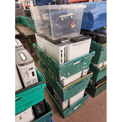 640 - A large collection of Microsoft Xbox 360 games consoles and accessories