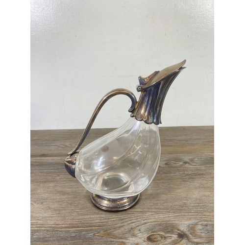 325 - A boxed Caraffa A Canard duck decanter