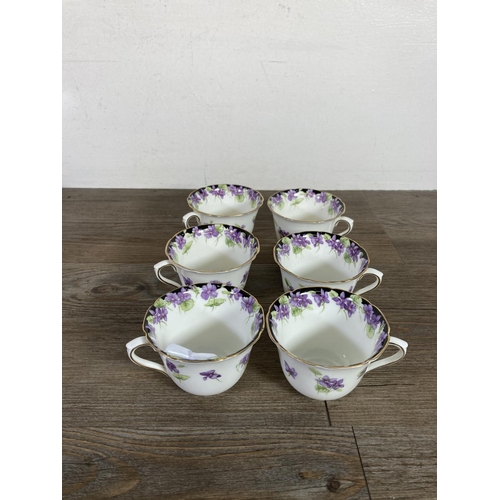 352 - A Royal Doulton H3747 twenty piece part teaset