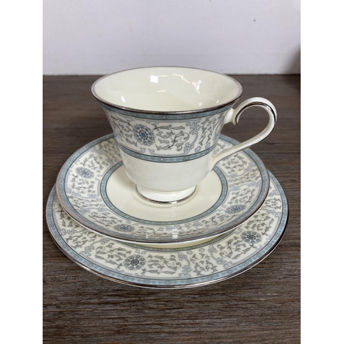 354E - A Minton Sharnwood 43 piece dinner service