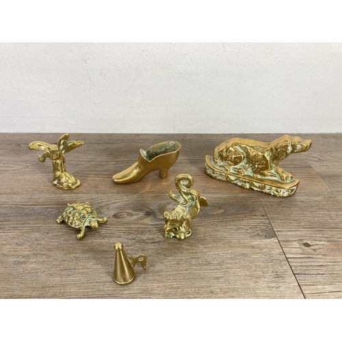 358 - A collection of metalware to include a pair of 19th century brass candlesticks - approx. 20cm high, ... 