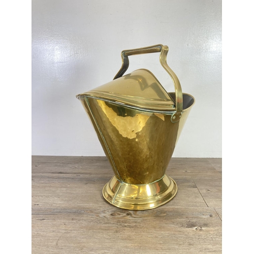 361 - A Victorian brass helmet coal scuttle - approx. 50cm high x 49cm wide x 28cm deep